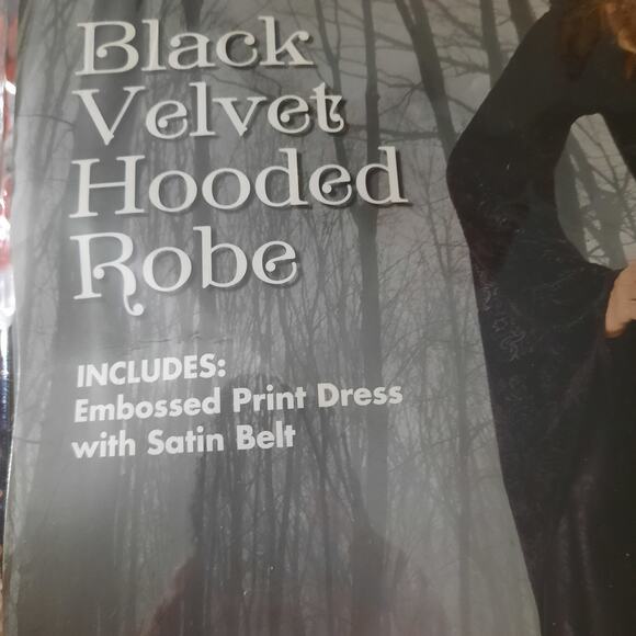 Spirit Hallowen Black Hooded Robe Embossed Print With Satin Belt Costume Size L - Picture 3 of 5